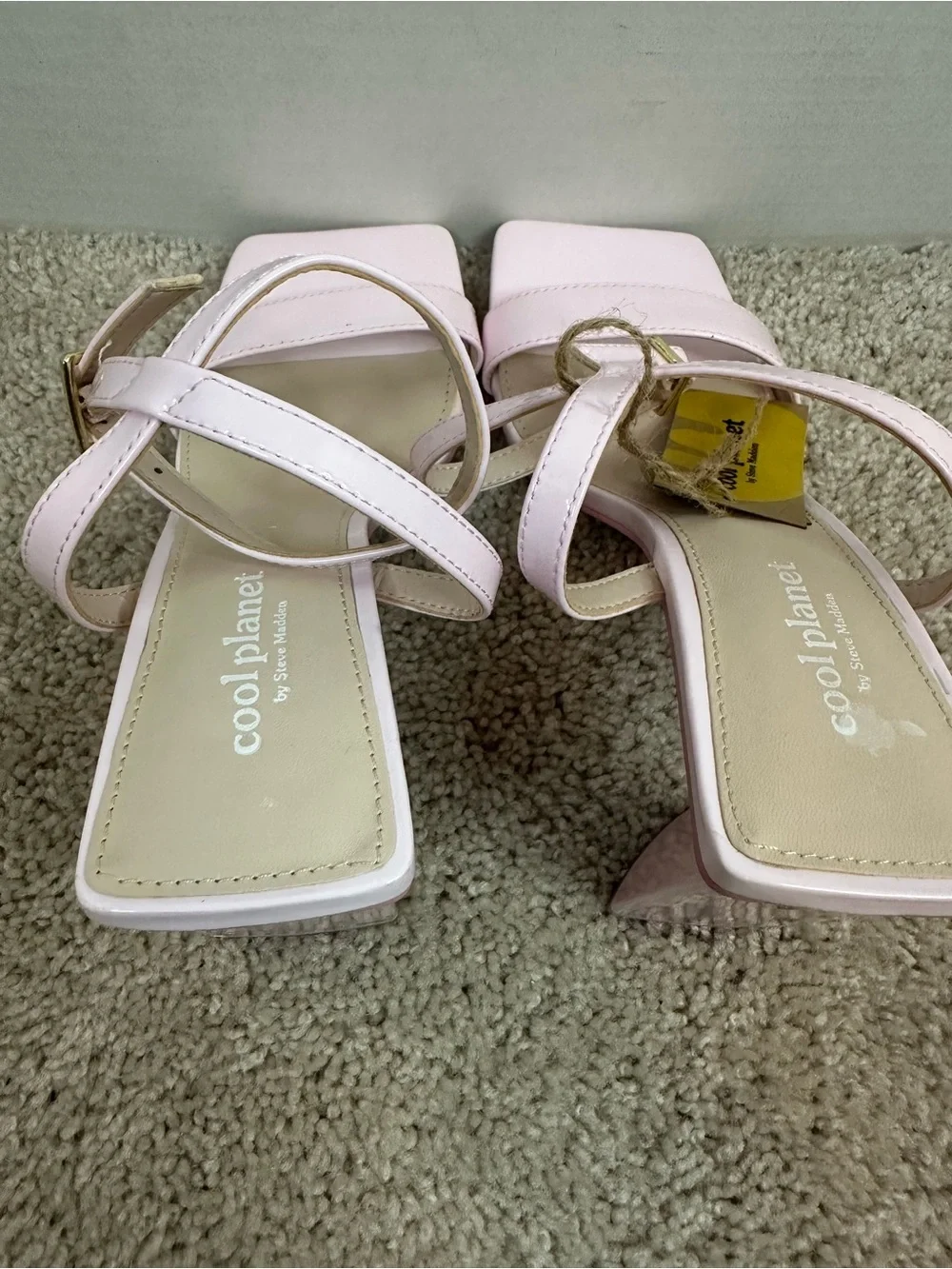 Cool planet by Steve Madden Pale Pink Patent Strappy Block Heels, size 8, new
